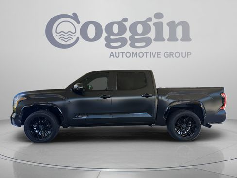 Used 2023 Toyota Tundra Platinum AWD/4WD image 2