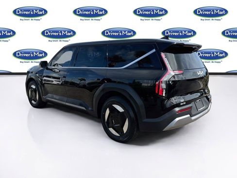 Used 2024 Kia EV9 Light Long Range RWD image 5