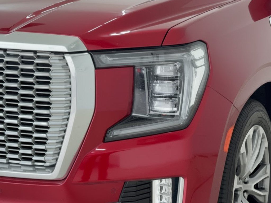 Used 2021 GMC Yukon XL Denali w/ Denali Ultimate Package AWD/4WD image 12