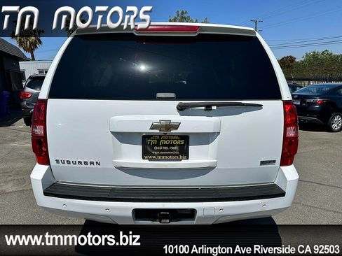 Used 2011 Chevrolet Suburban LT w/ Regional Value Package RWD image 5