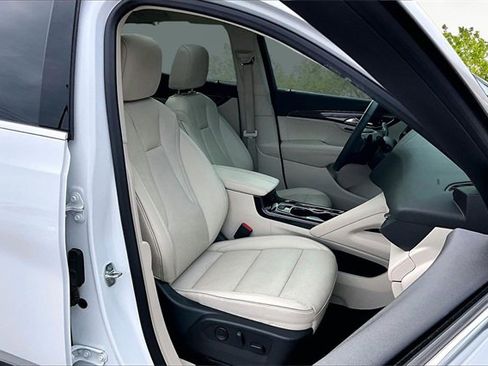 Used 2021 Buick Envision Essence w/ Technology Package I image 7