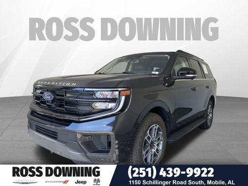 Used 2025 Ford Expedition Active AWD/4WD image 1
