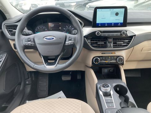 Certified 2022 Ford Escape SE w/ Convenience Package image 9