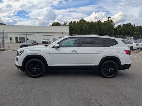 New 2026 Volkswagen Atlas SE image 6