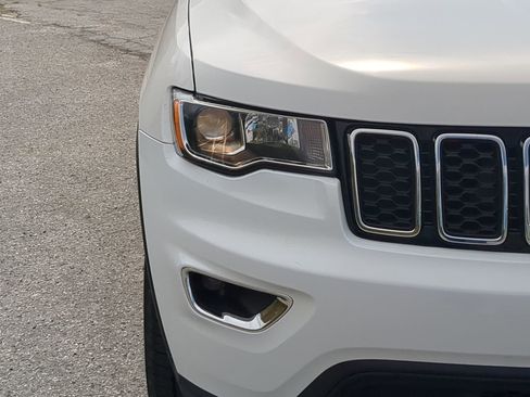 Used 2019 Jeep Grand Cherokee Laredo w/ Laredo X Package image 8