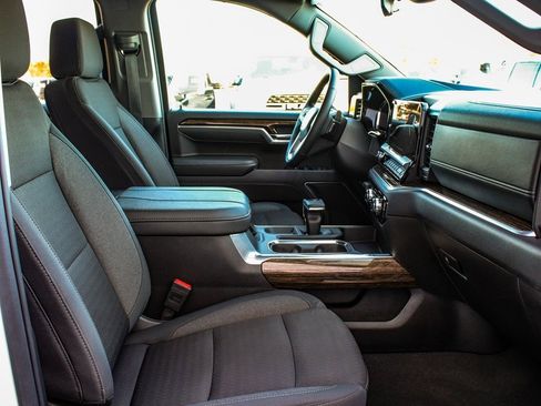 Used 2025 GMC Sierra 1500 Elevation image 38