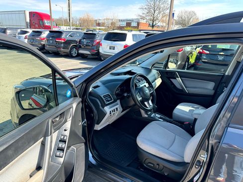 Used 2018 Subaru Forester 2.5i Premium image 12