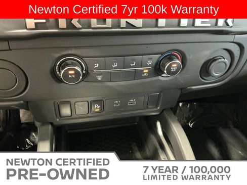 Used 2025 Nissan Frontier SV RWD image 9
