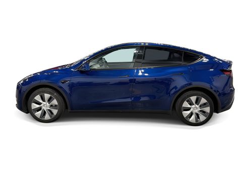 Certified 2023 Tesla Model Y Long Range AWD/4WD image 3