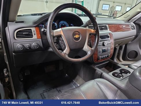Used 2013 Chevrolet Suburban LT image 15