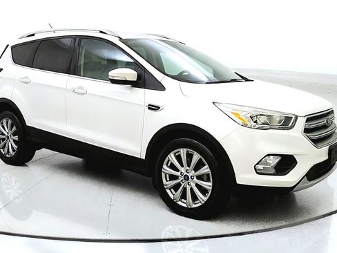 Used 2017 Ford Escape Titanium FWD image 1