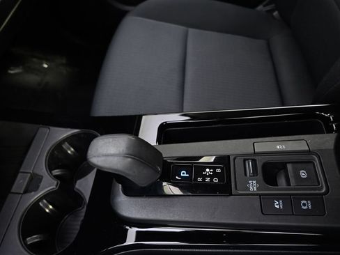 Used 2023 Toyota Prius LE FWD image 31