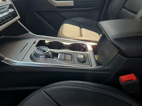 Used 2023 Ford Explorer XLT w/ Equipment Group 202A AWD/4WD image 22