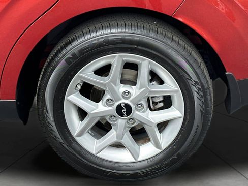 Used 2023 Kia Soul LX w/ LX Technology Package FWD image 11