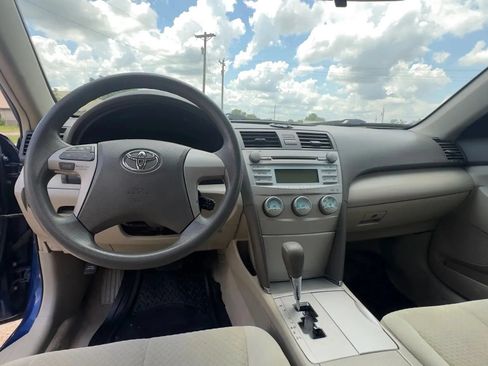 Used 2009 Toyota Camry LE FWD image 7