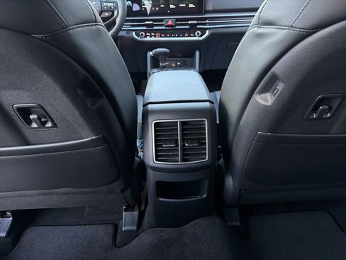Used 2026 Kia Sportage EX AWD/4WD image 24