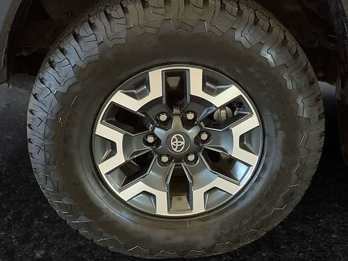 Used 2023 Toyota Tacoma TRD Off-Road image 25