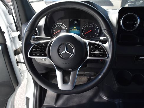 Used 2022 Mercedes-Benz Sprinter 3500 image 16