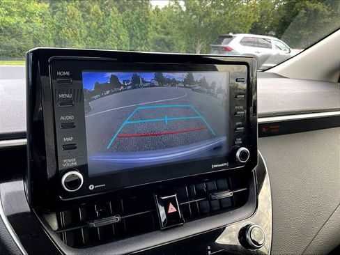 Used 2022 Toyota Corolla LE image 19