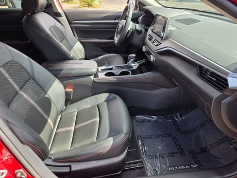 Certified 2024 Nissan Altima 2.5 SR image 18