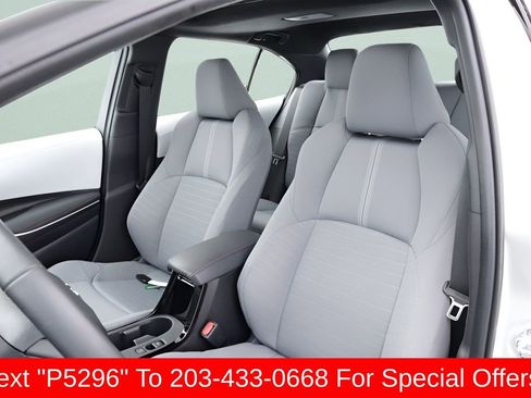 Certified 2025 Toyota Corolla SE w/ SE Premium Package FWD image 19