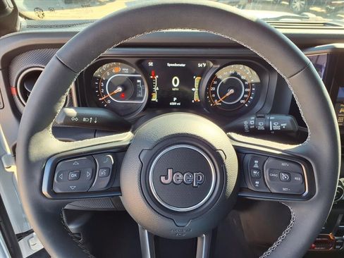 Certified 2025 Jeep Wrangler Unlimited Rubicon image 13