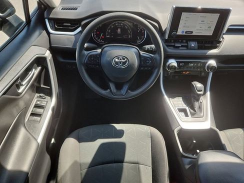 Used 2023 Toyota RAV4 XLE AWD/4WD image 7