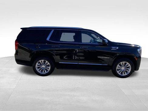 Used 2023 GMC Yukon SLT image 2