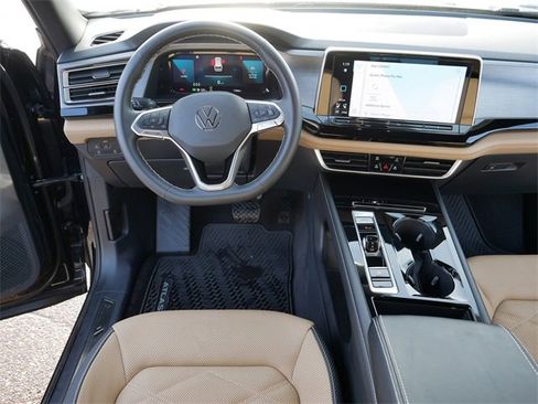 Certified 2024 Volkswagen Atlas Cross Sport SE image 20