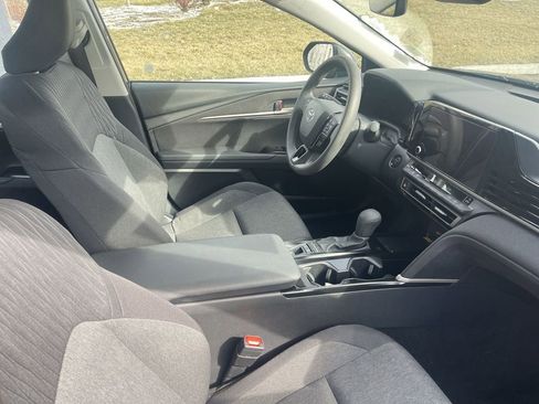 Used 2025 Toyota Camry LE w/ Convenience Package image 22