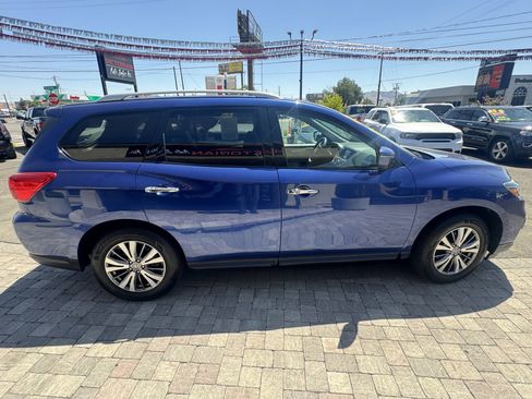 Used 2020 Nissan Pathfinder SL image 6