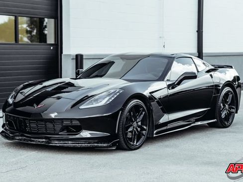 Used 2016 Chevrolet Corvette Stingray Coupe RWD image 9