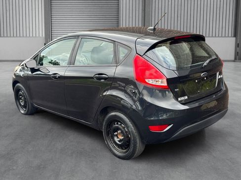 Used 2013 Ford Fiesta SE FWD image 30