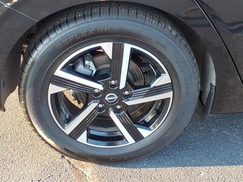 Used 2024 Nissan Sentra SV FWD image 21