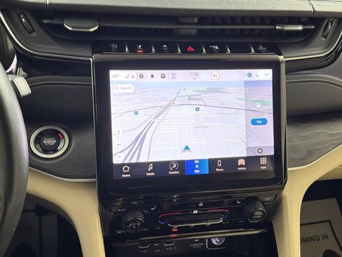 Used 2022 Jeep Grand Cherokee L Limited image 20