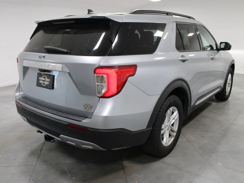 Used 2023 Ford Explorer XLT w/ Equipment Group 202A AWD/4WD image 9