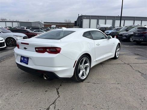 Used 2022 Chevrolet Camaro LT image 3