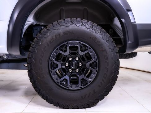 Used 2025 Ford F150 Raptor w/ Equipment Group 803A Raptor R AWD/4WD image 11