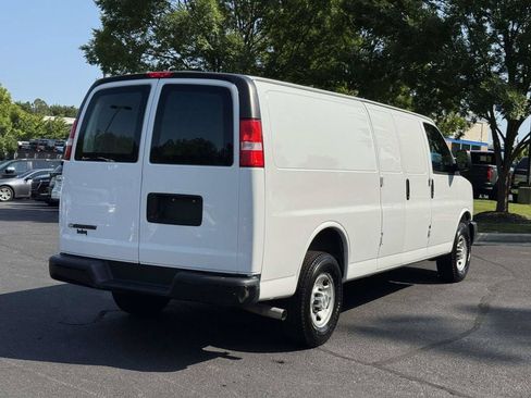 Used 2022 Chevrolet Express 2500 Extended w/ Driver Convenience Package RWD image 21