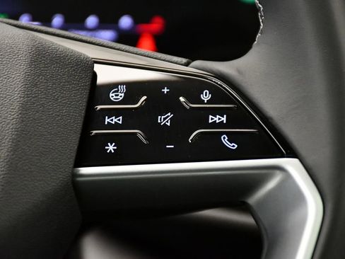 Used 2025 Audi Q5 Premium w/ Convenience Package image 25