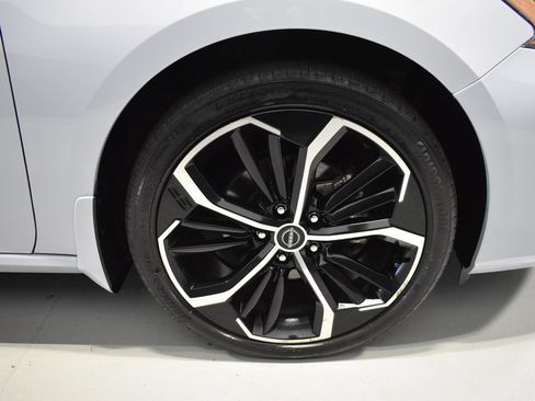Certified 2024 Nissan Altima 2.5 SR AWD/4WD image 10