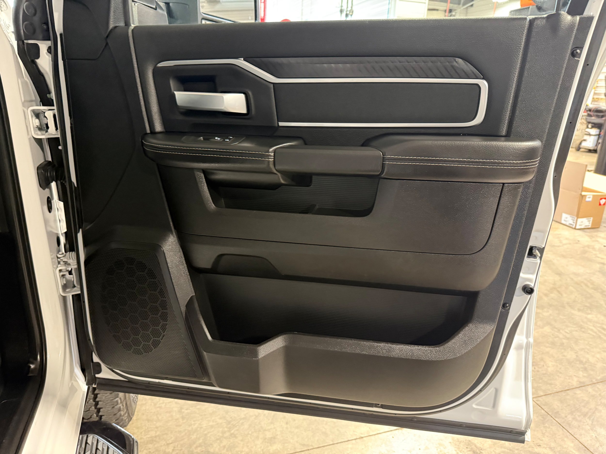 Certified 2025 RAM 2500 Big Horn AWD/4WD image 8