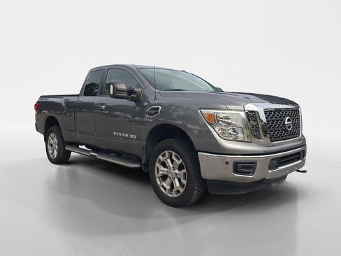 Used 2018 Nissan Titan SV w/ SV Convenience Package AWD/4WD image 8