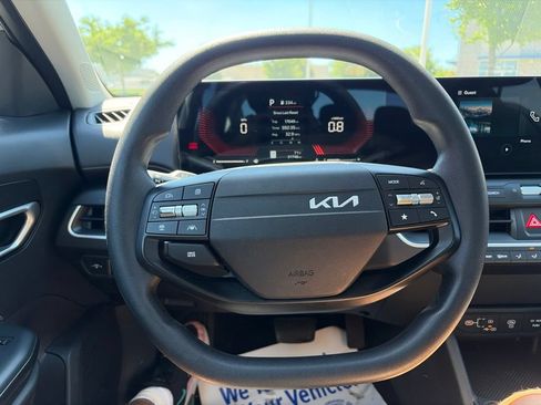 Used 2025 Kia K4 FWD image 18
