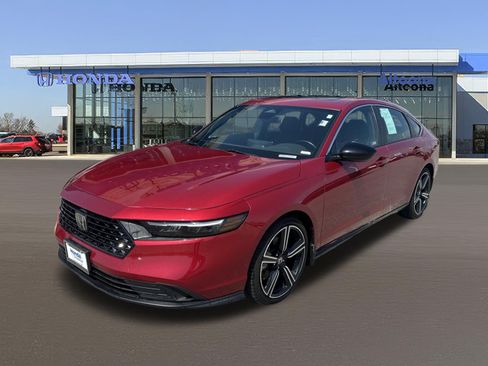 Used 2023 Honda Accord Sport image 4