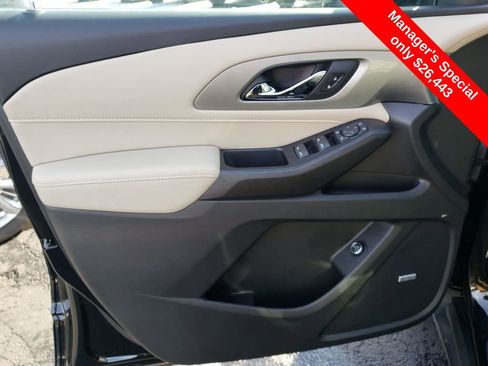 Used 2022 Chevrolet Traverse LT w/ LT Premium Package image 11