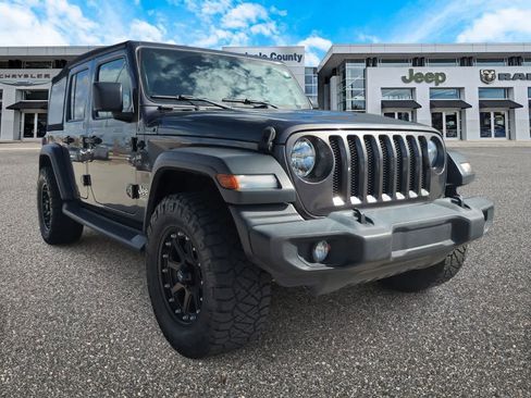 Used 2020 Jeep Wrangler Unlimited Sport image 2