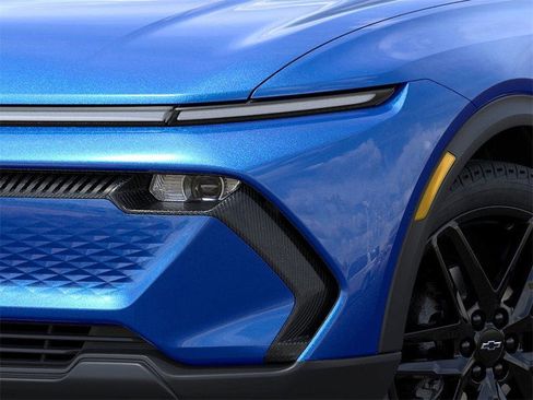 New 2026 Chevrolet Equinox EV LT image 11