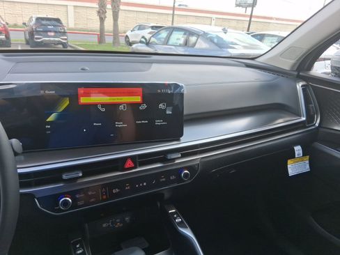 New 2026 Kia Sorento S w/ S Panoramic Sunroof Package FWD image 9