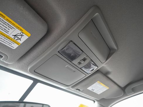 Used 2018 Nissan Frontier SV AWD/4WD image 41